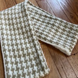 Joan Rivers Infinity Scarf